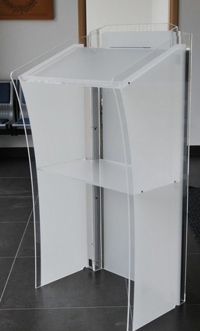 Noleggio podio in plexiglass